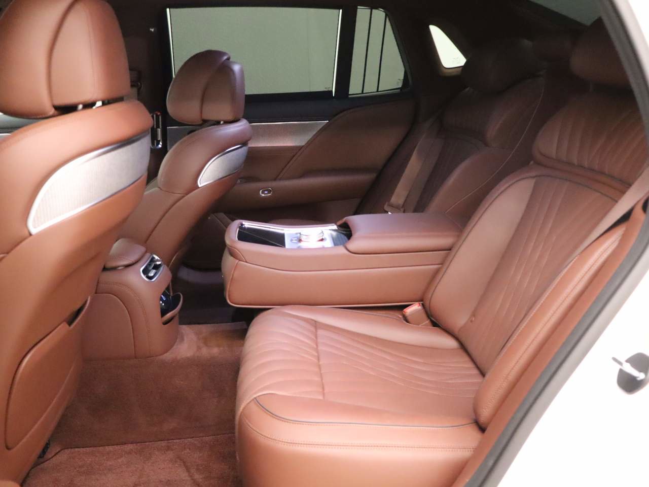 Used 2024 Genesis G90 3.5T AWD/4WD image 17