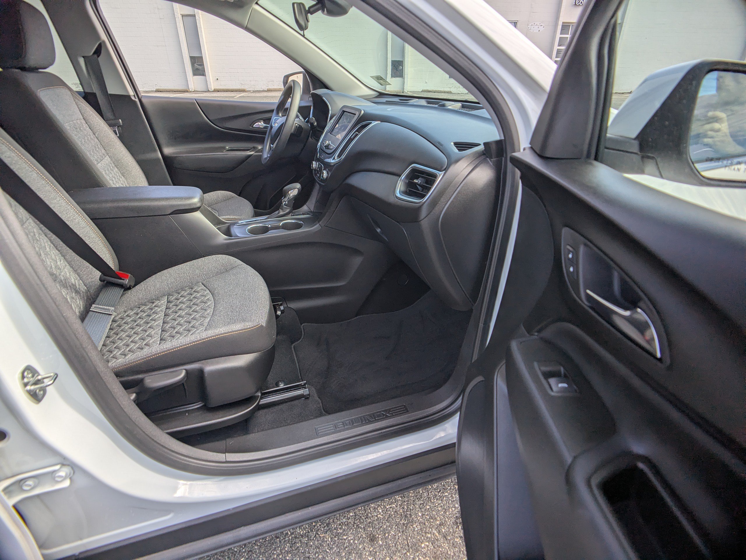 Used 2023 Chevrolet Equinox LT AWD/4WD image 12