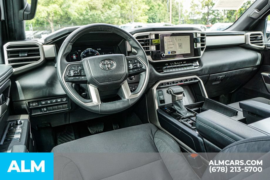 Used 2025 Toyota Sequoia SR5 AWD/4WD image 28