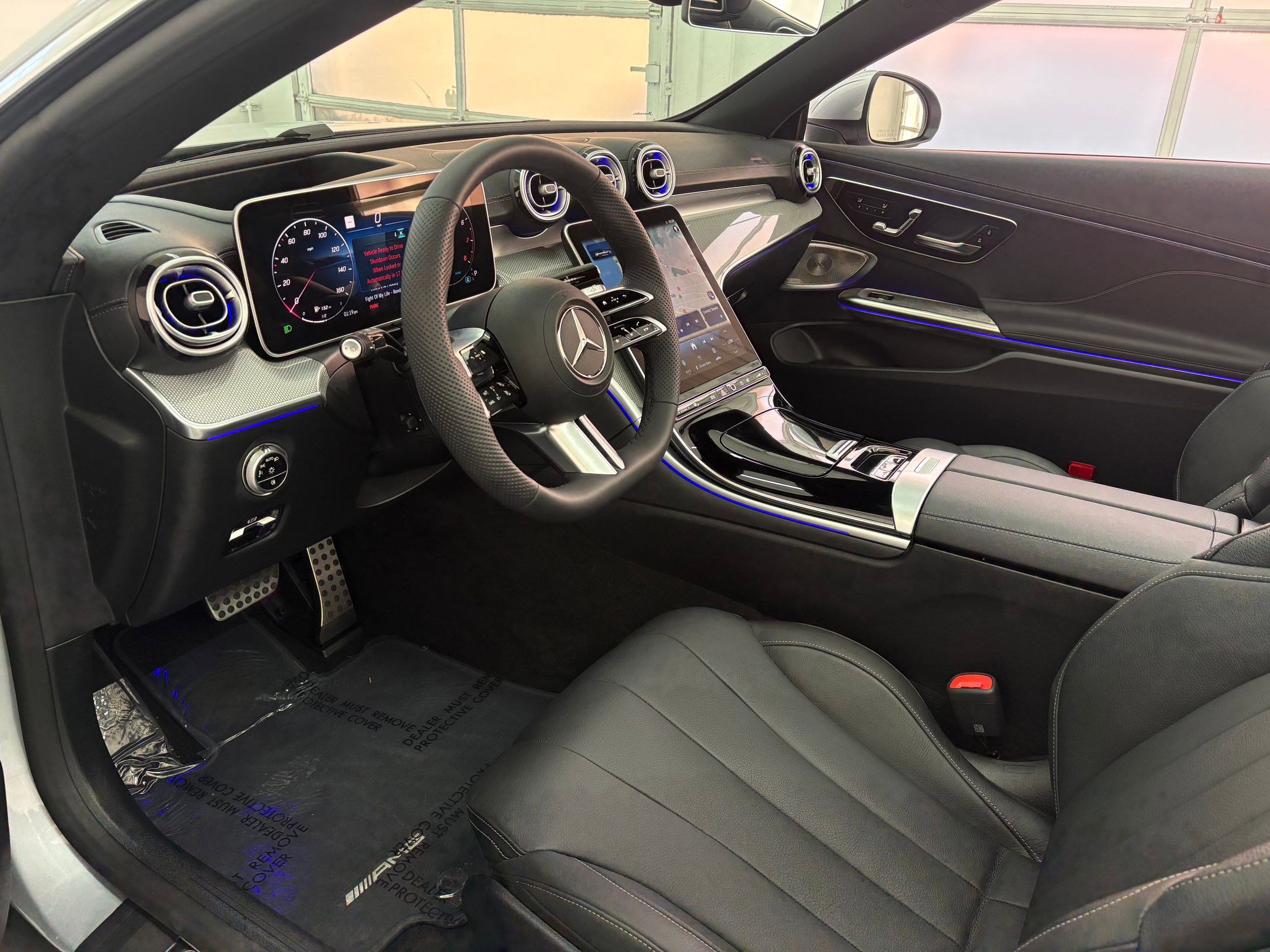 Used 2025 Mercedes-Benz CLE 450 4MATIC Cabriolet image 4