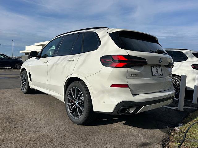New 2026 BMW X5 xDrive50e w/ M Sport Package image 3