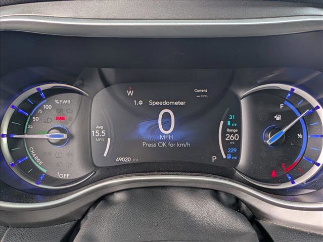 Used 2024 Chrysler Pacifica Select image 11