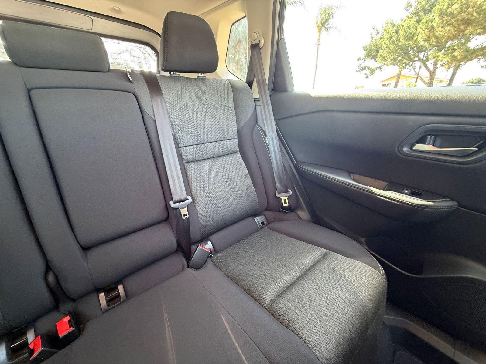Used 2025 Nissan Rogue SV FWD image 35