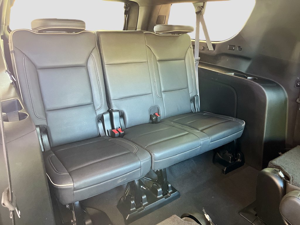 Used 2023 Chevrolet Suburban Premier RWD image 27