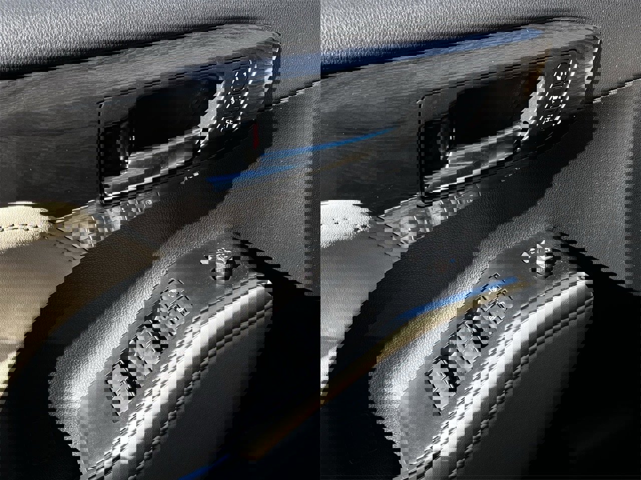 Used 2024 Toyota Highlander Platinum image 21