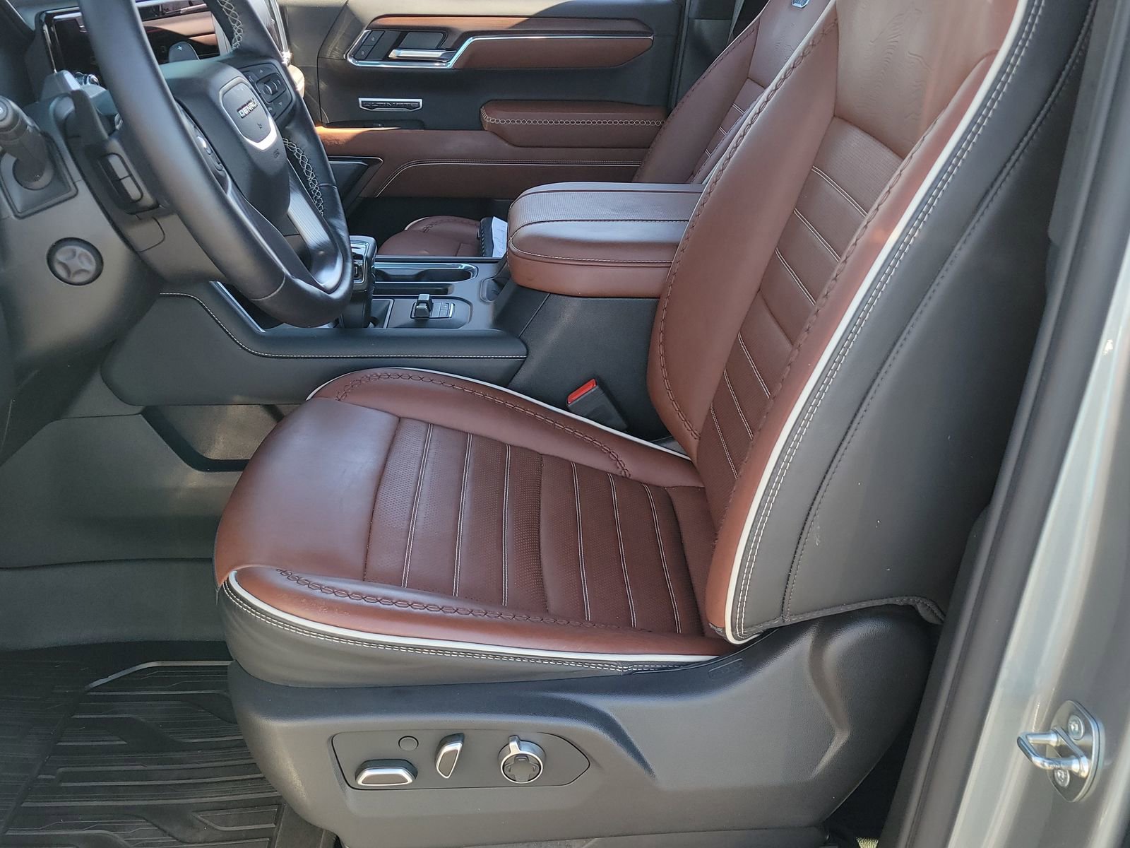 Used 2024 GMC Sierra 1500 Denali Ultimate AWD/4WD image 20