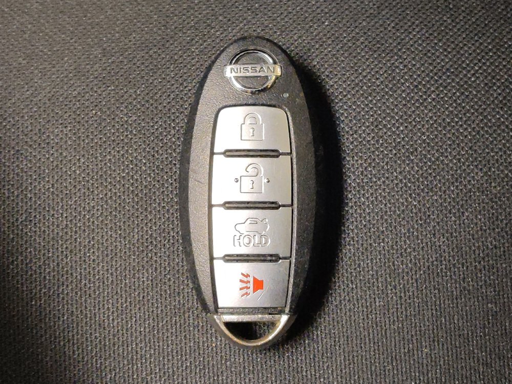 Used 2021 Nissan Versa SV FWD image 32