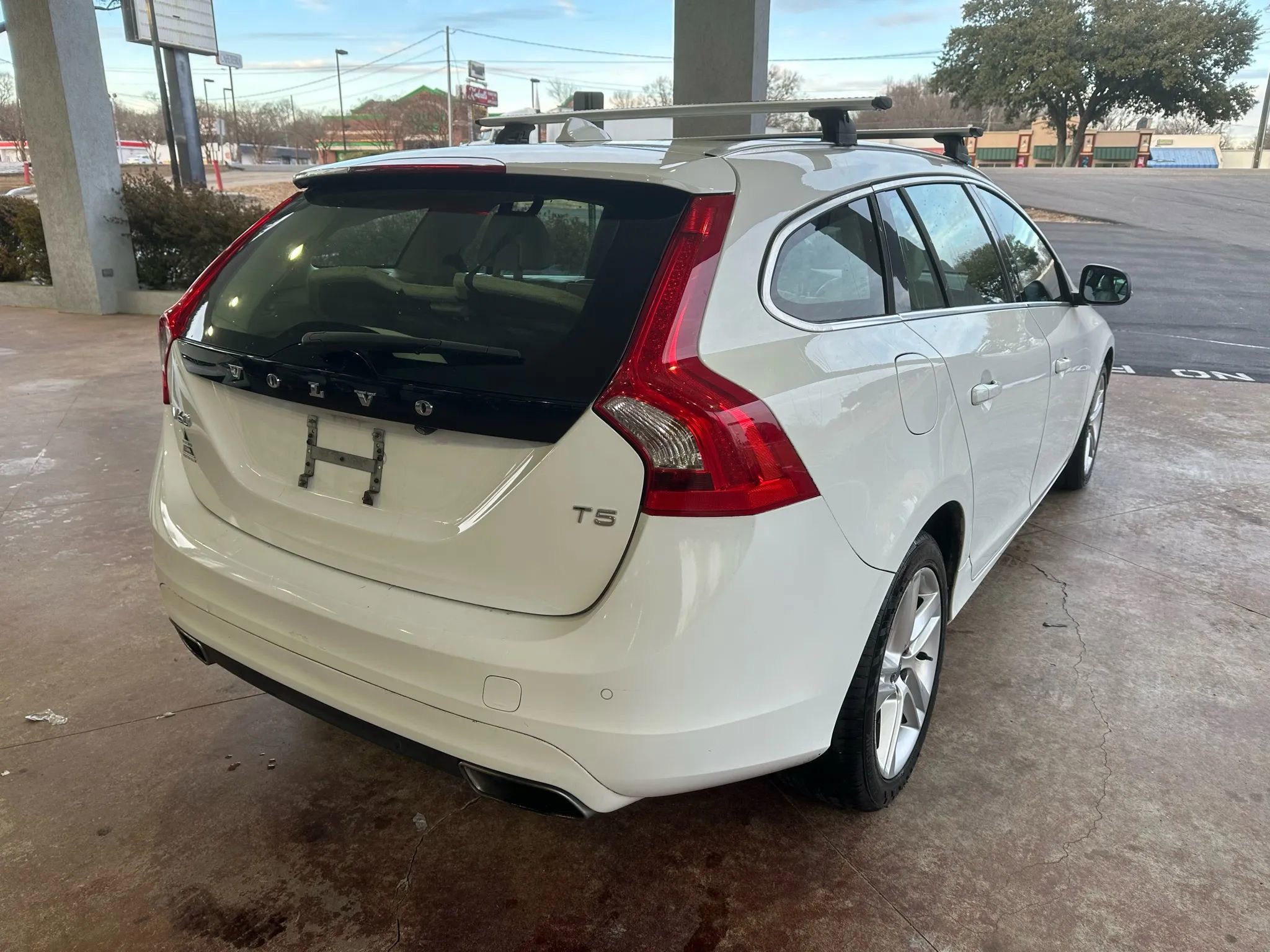 Used 2015 Volvo V60 T5 Premier FWD image 6