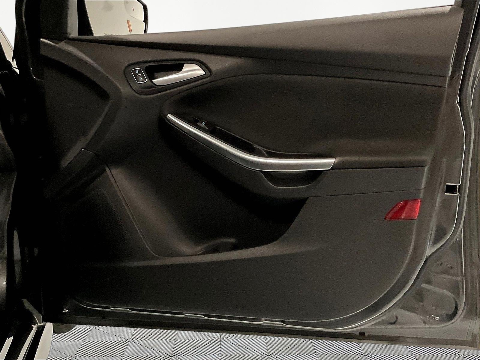 Used 2018 Ford Focus ST FWD image 26