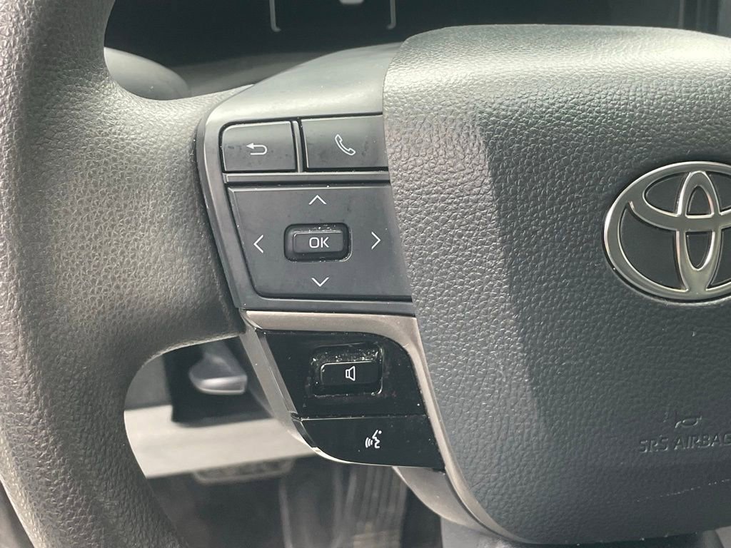 Used 2025 Toyota Camry LE FWD image 22