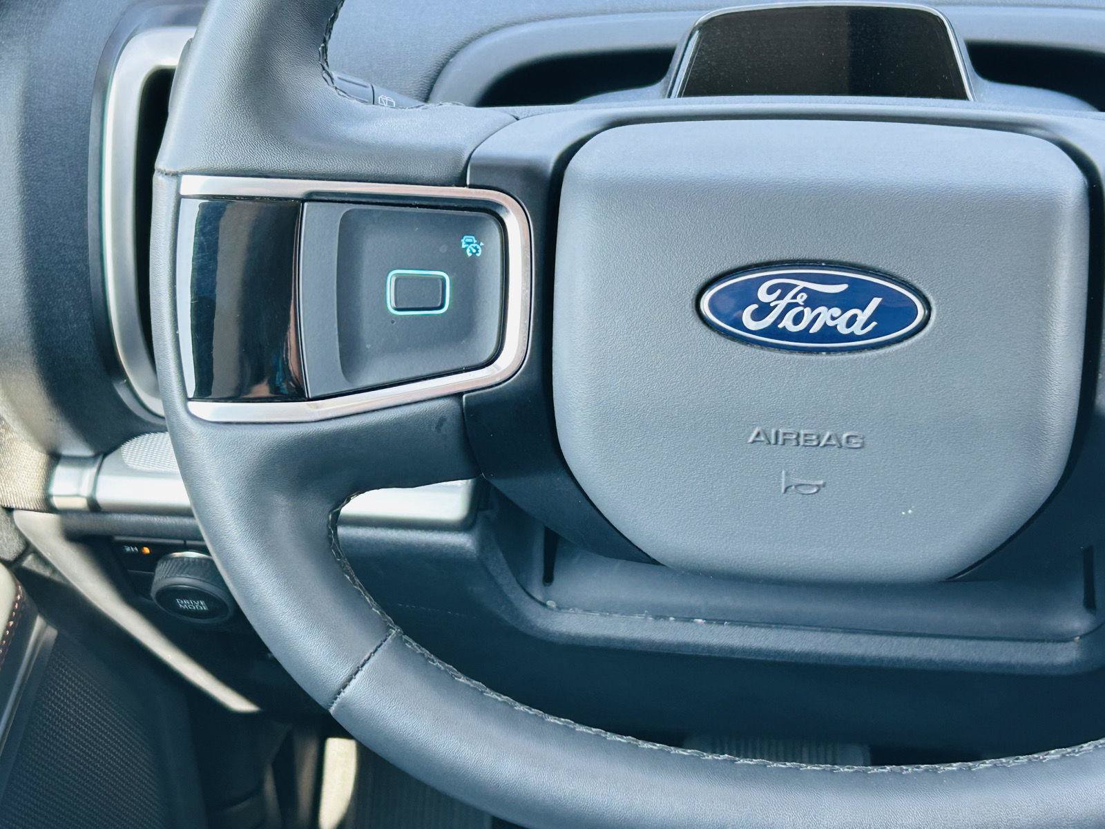 Used 2025 Ford Expedition Active AWD/4WD image 22