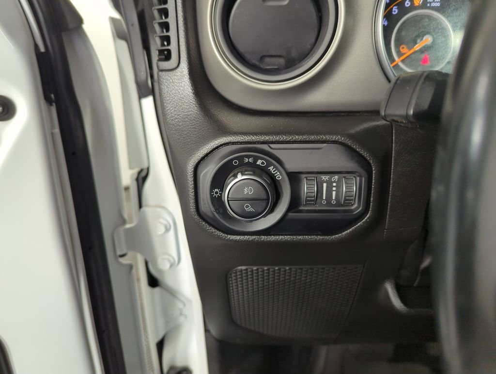 Used 2022 Jeep Gladiator Willys image 20