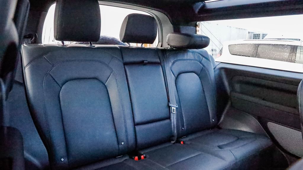 Used 2023 Land Rover Defender 90 S image 20