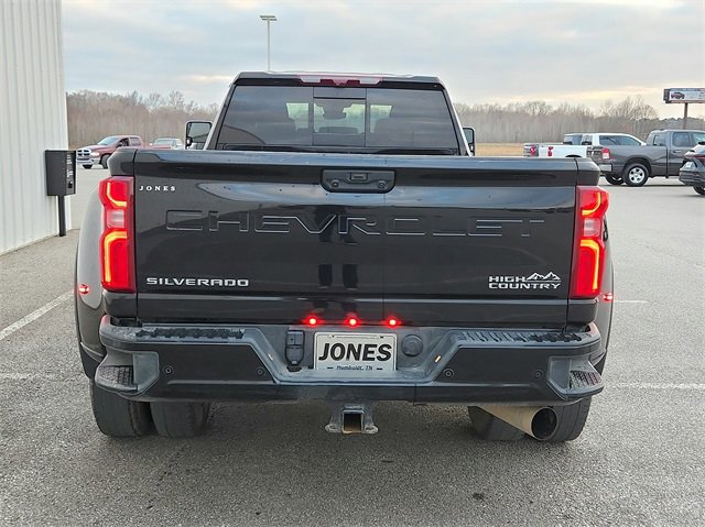 Used 2024 Chevrolet Silverado 3500 High Country w/ Technology Package image 4