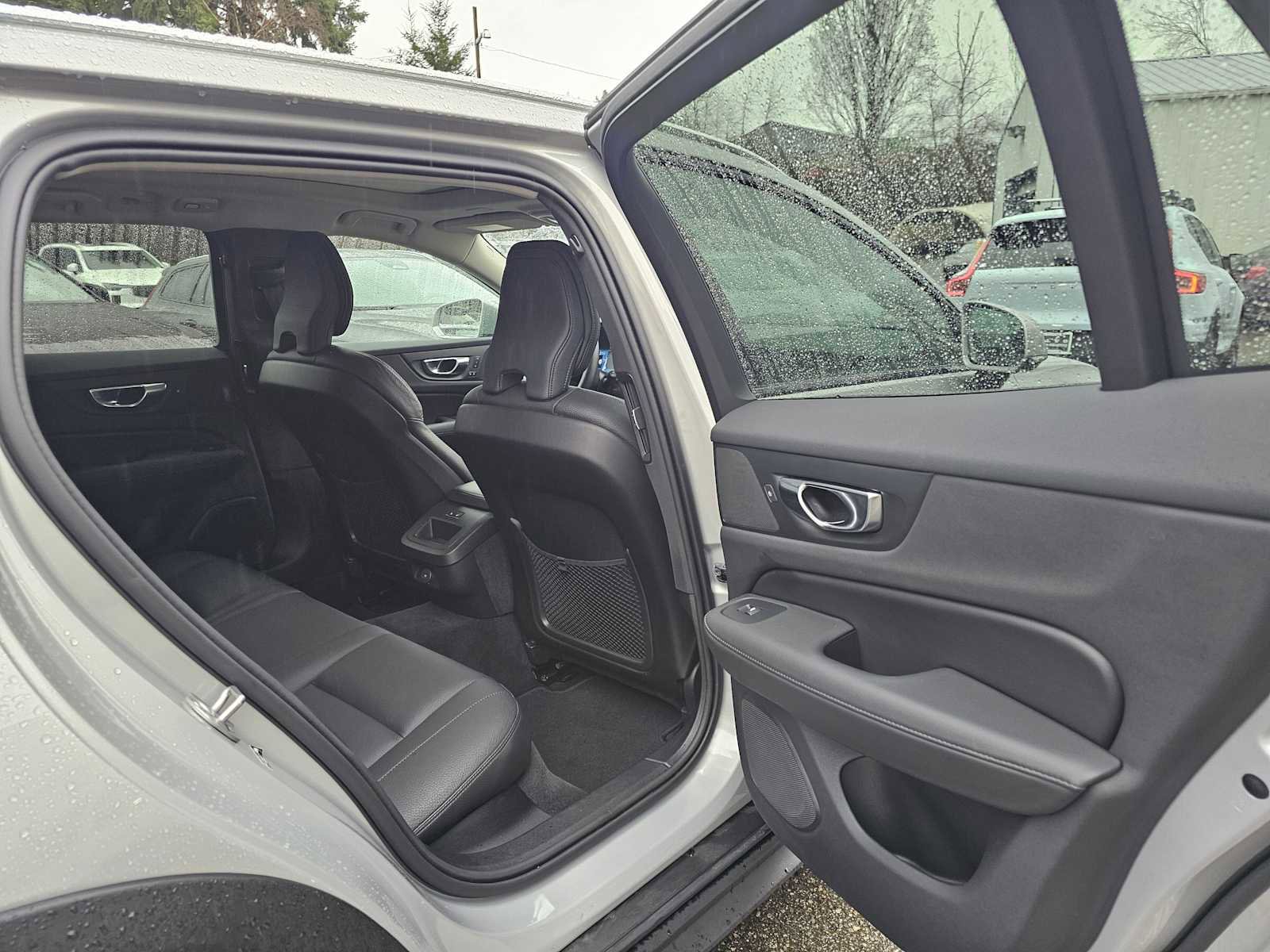 Certified 2025 Volvo V60 B5 Cross Country Plus image 12