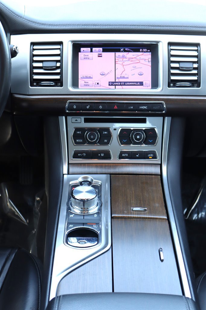Used 2012 Jaguar XF RWD image 14
