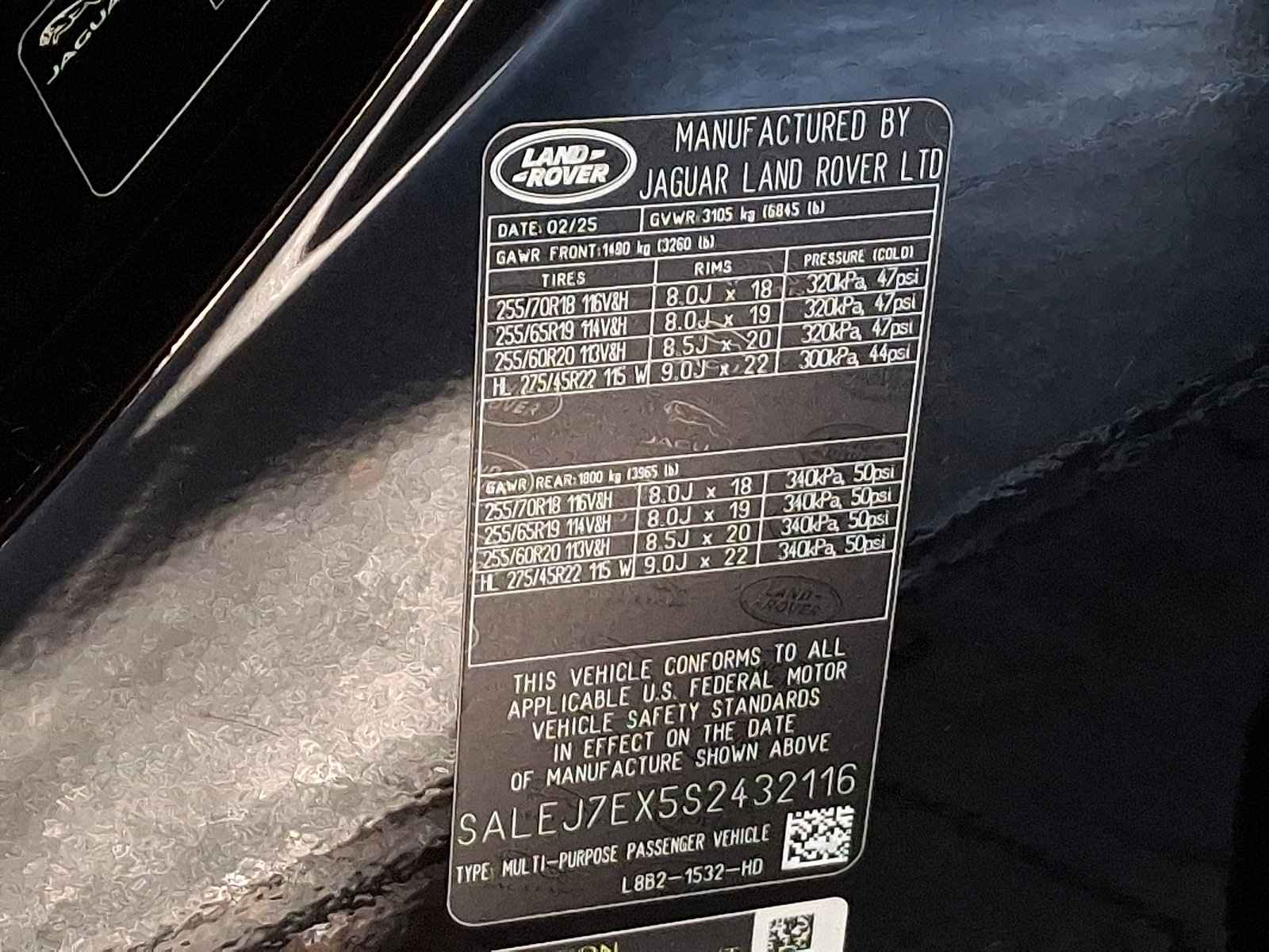 Certified 2025 Land Rover Defender 110 S image 26