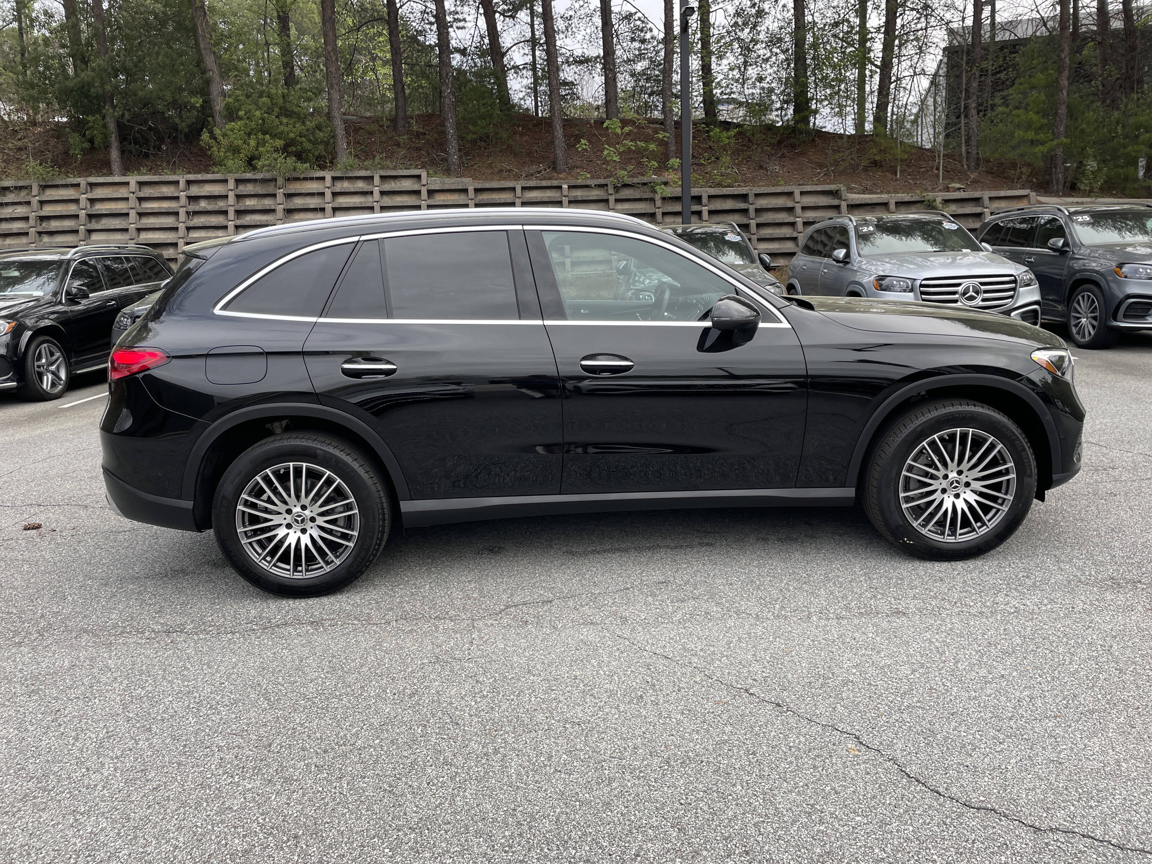 Certified 2025 Mercedes-Benz GLC 300 image 5