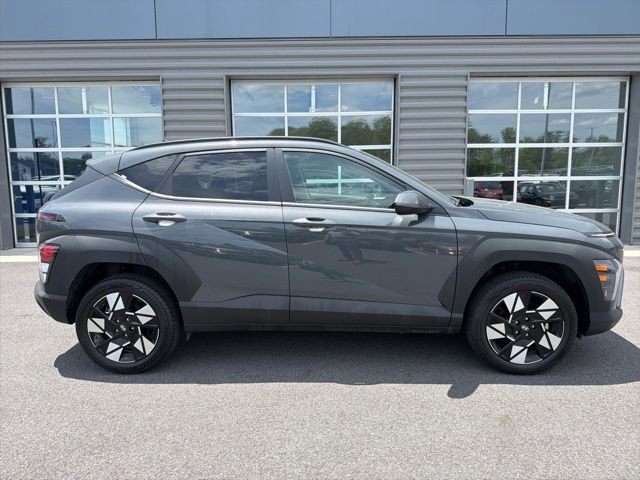 Used 2025 Hyundai Kona SEL AWD/4WD image 3