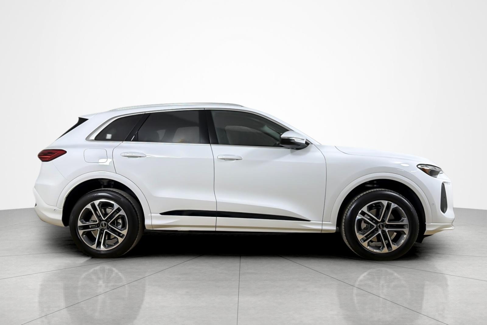 Used 2026 Audi Q5 Premium AWD/4WD image 6