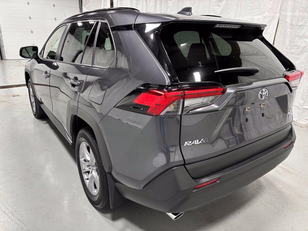 Used 2025 Toyota RAV4 XLE AWD/4WD image 5