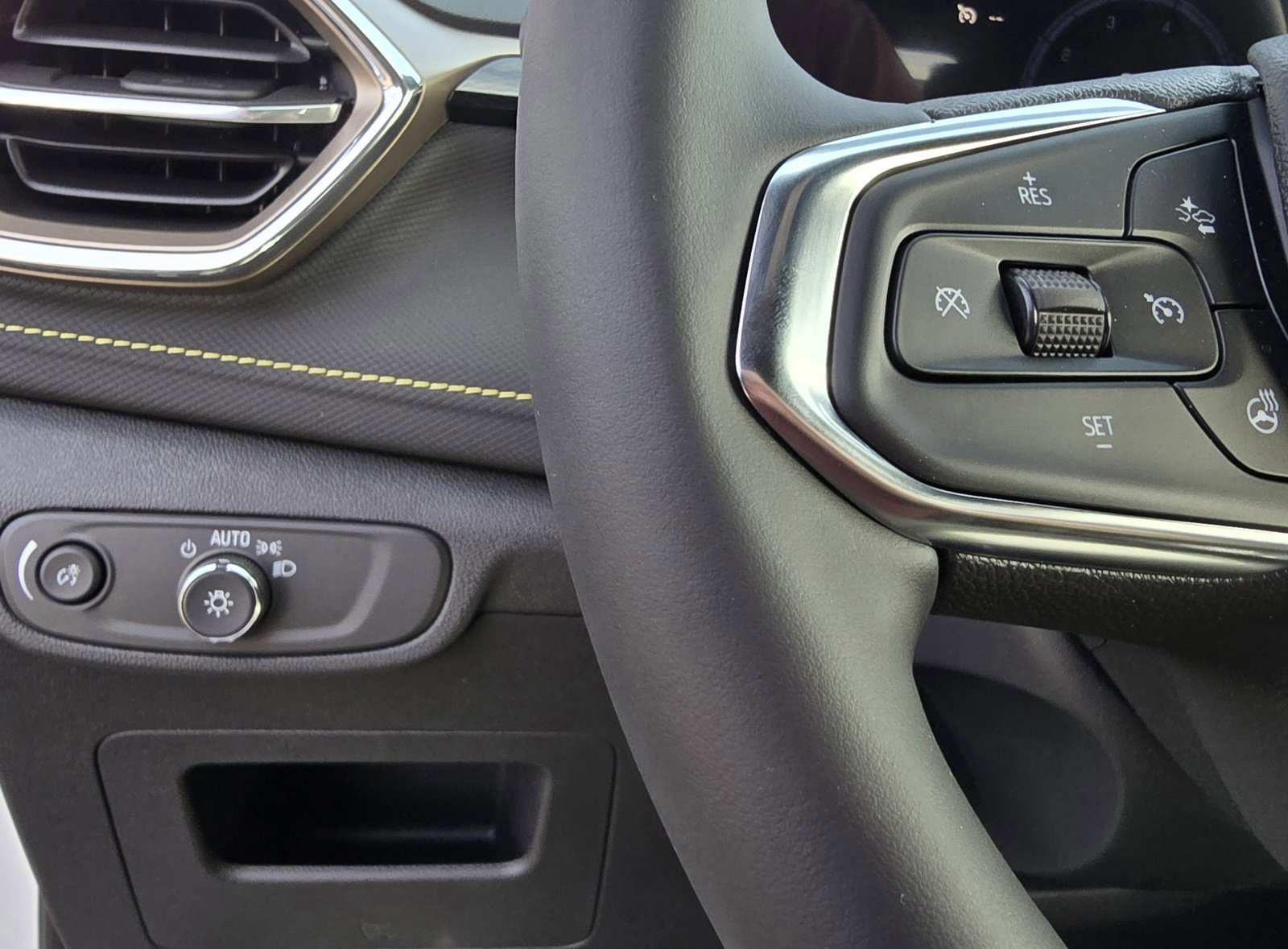 Used 2025 Chevrolet TrailBlazer ACTIV w/ Convenience Package FWD image 43