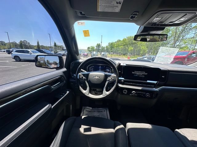 Used 2022 Chevrolet Silverado 1500 LT Trail Boss w/ LPO, Dark Essentials Package AWD/4WD image 15