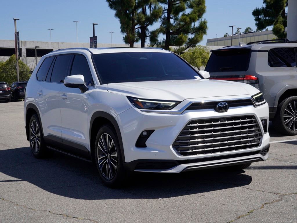 Used 2025 Toyota Grand Highlander AWD Hybrid video 2