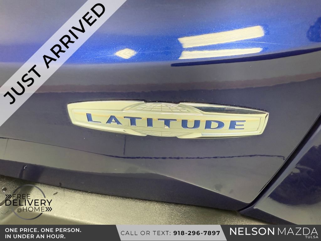 Used 2019 Jeep Renegade Latitude AWD/4WD image 15