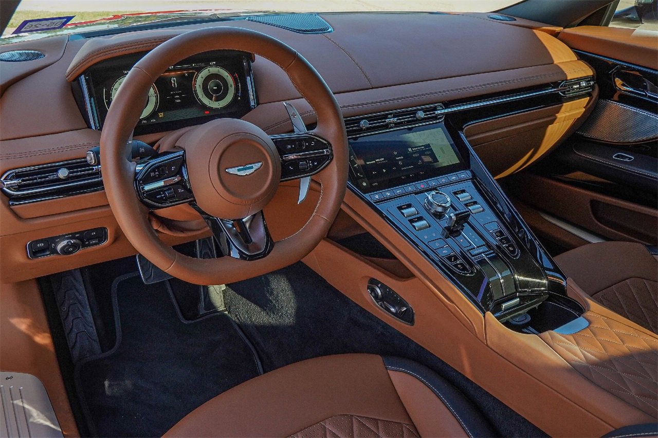 Used 2024 Aston Martin DB12 image 18