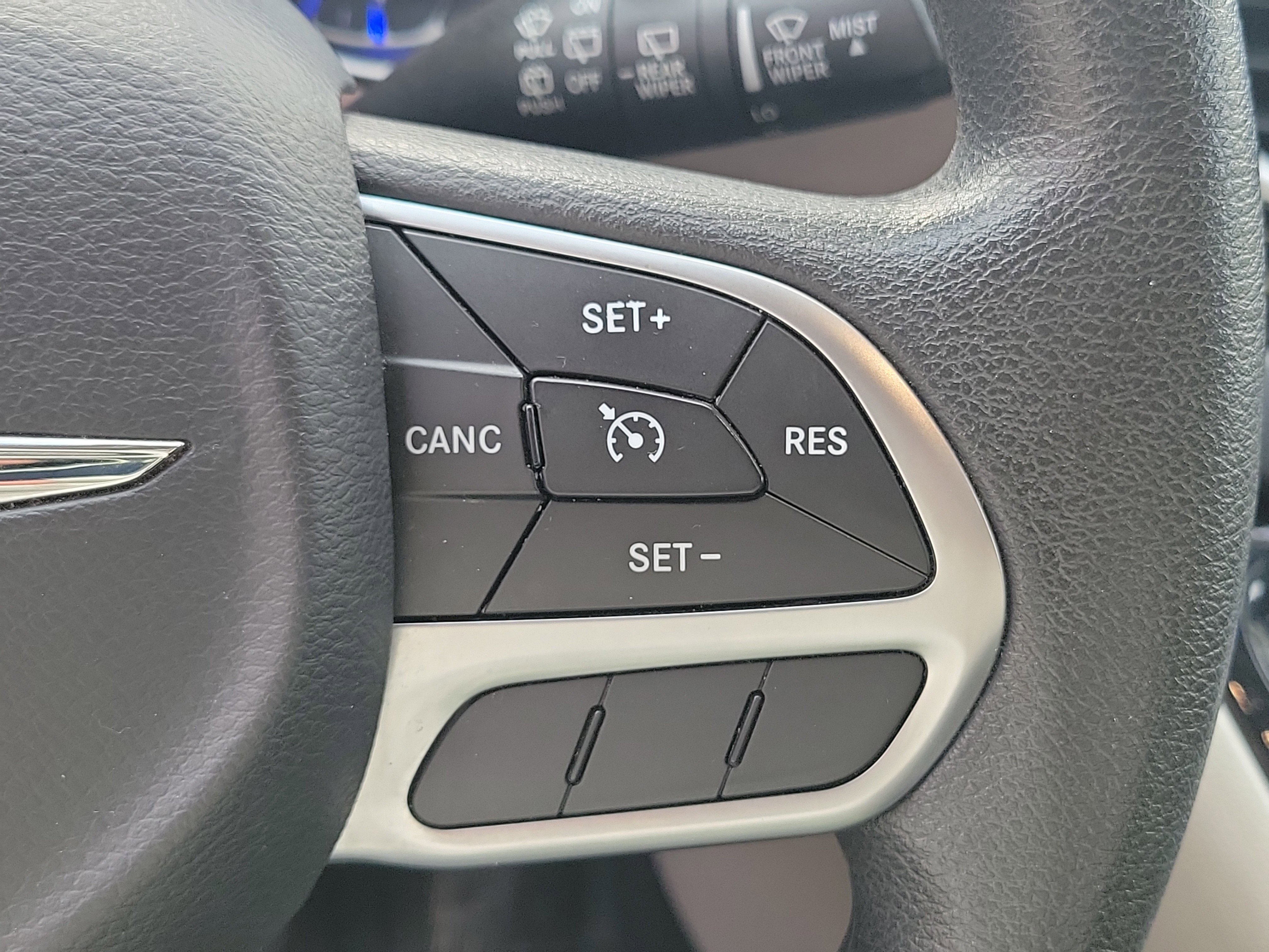 Used 2017 Chrysler Pacifica Touring image 12