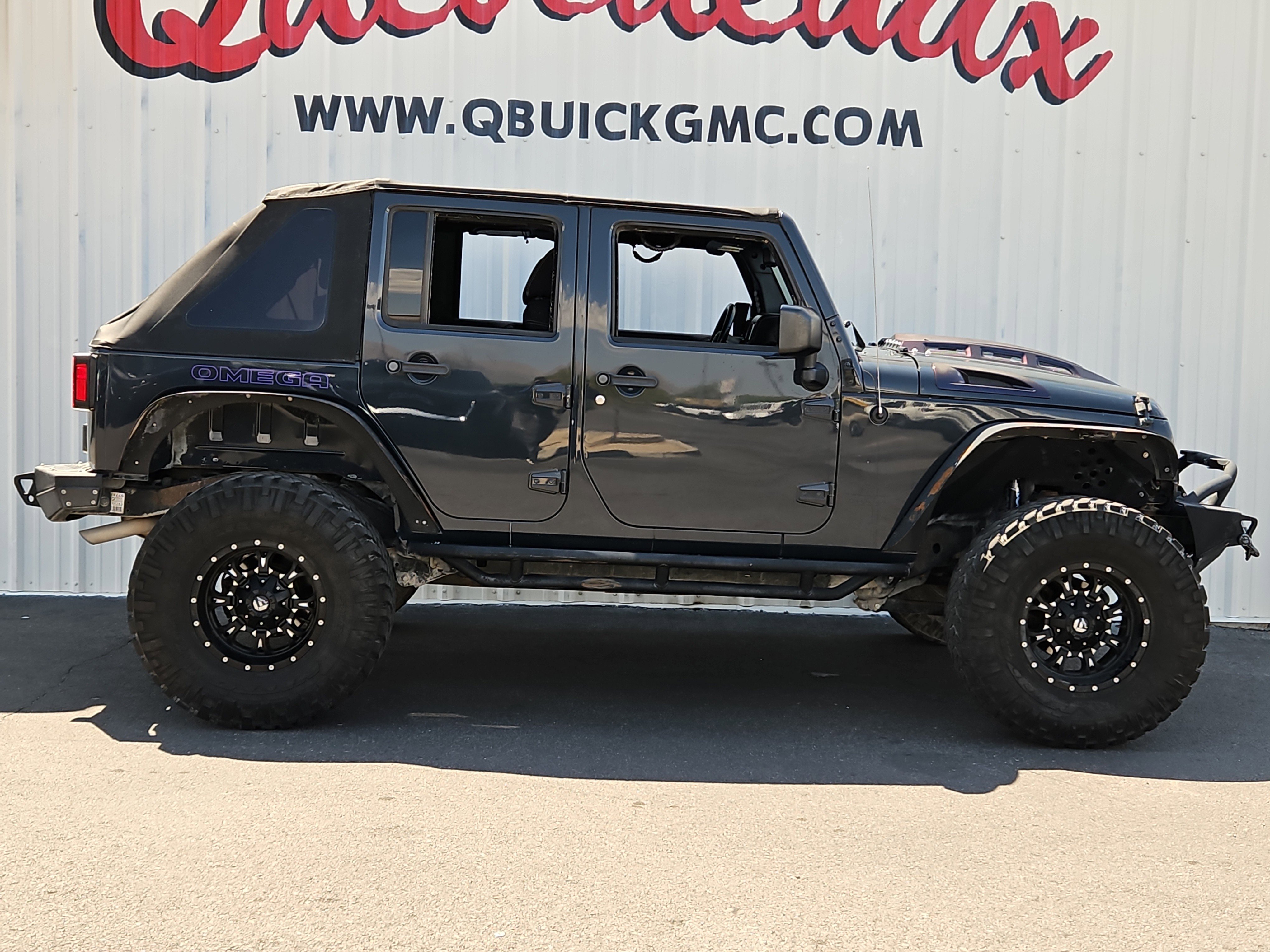 Used 2016 Jeep Wrangler Unlimited Rubicon w/ Connectivity Group image 5