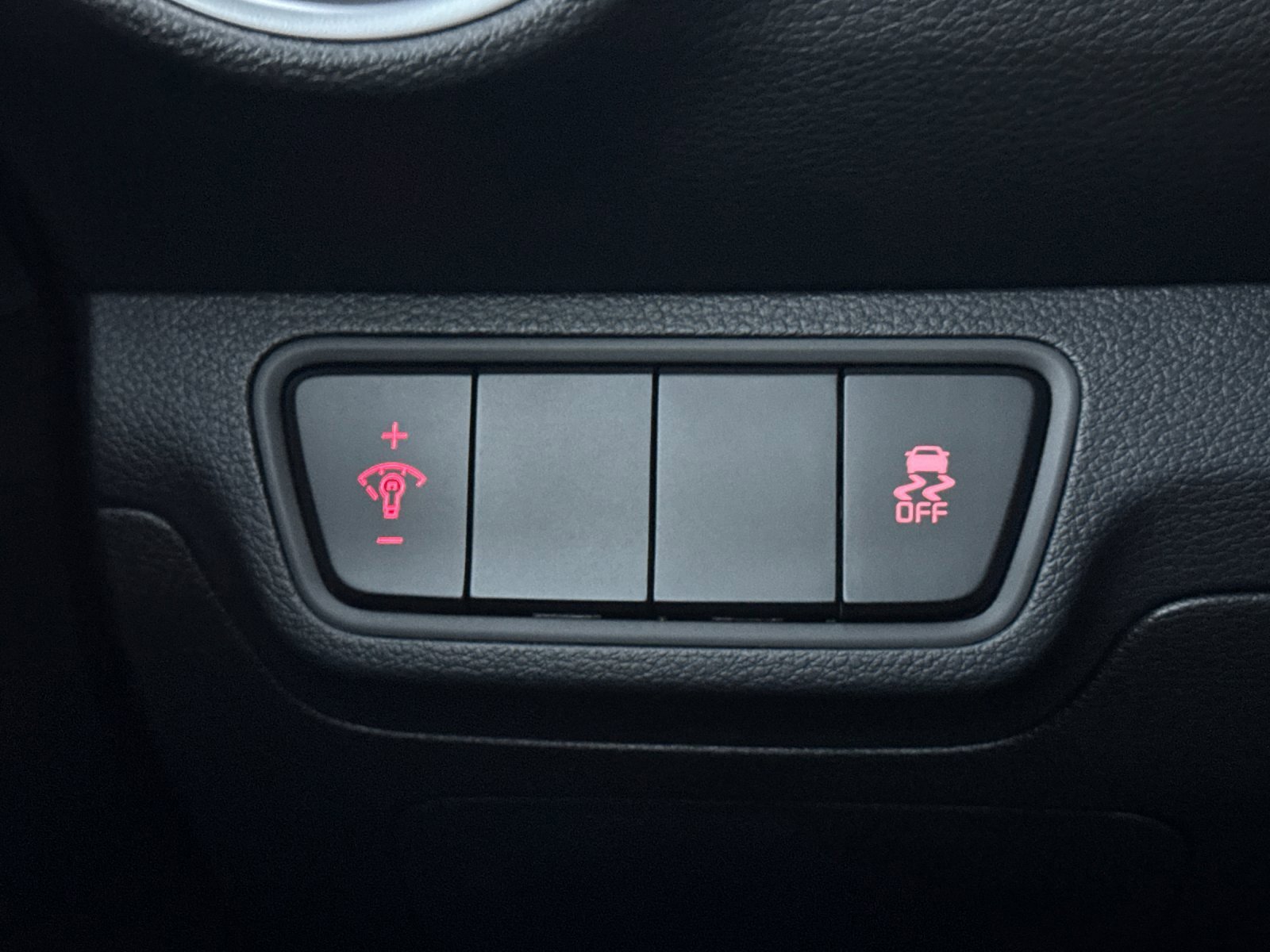 Used 2022 Kia Forte LXS image 28