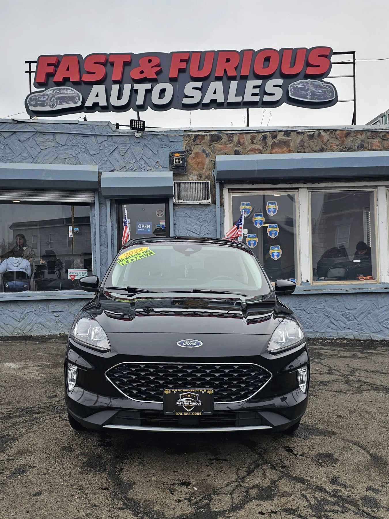 Used 2022 Ford Escape SEL image 1