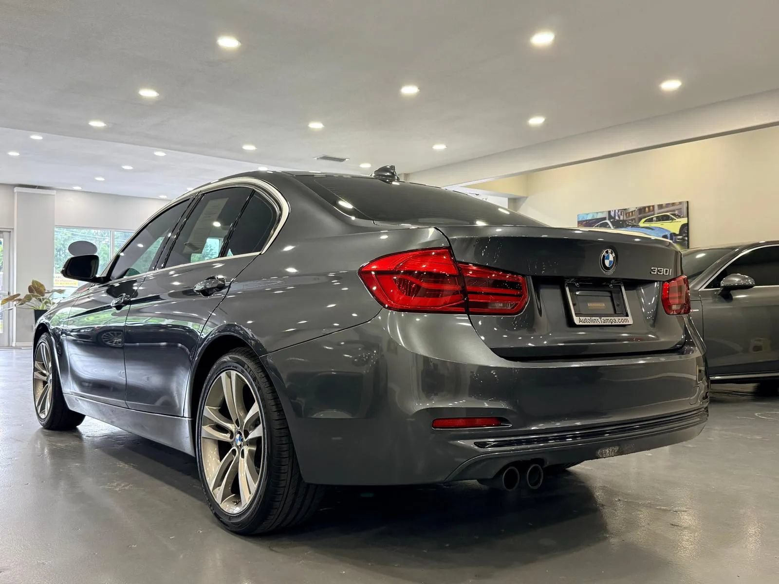 Used 2018 BMW 330i Sedan RWD image 5