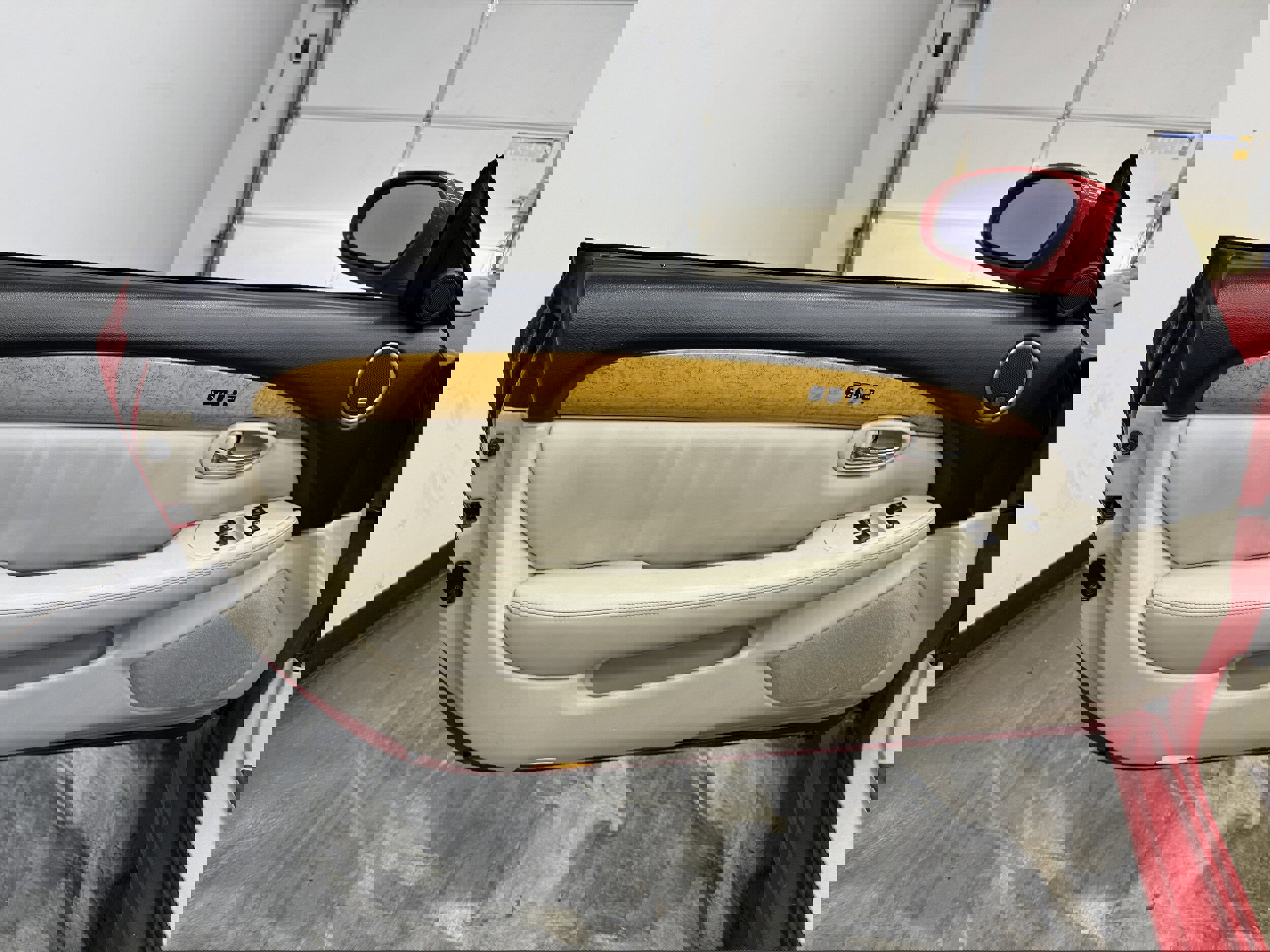 Used 2004 Lexus SC 430 Convertible image 10