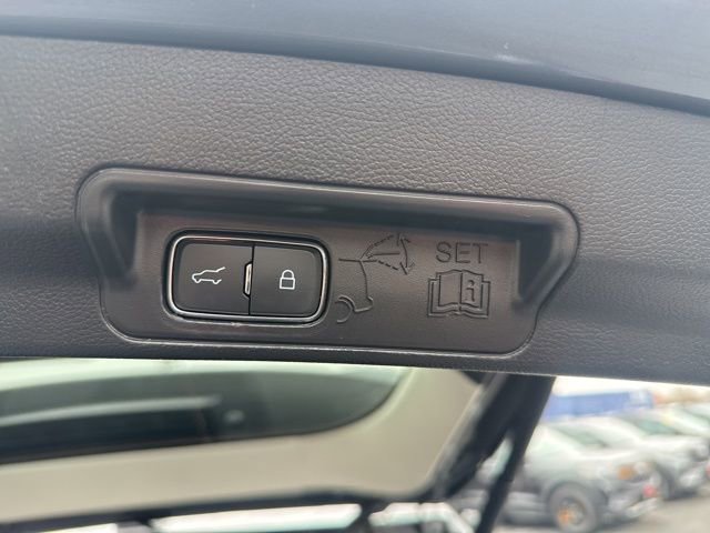 Used 2025 Ford Explorer Active image 13