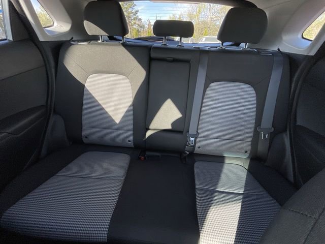 Used 2019 Hyundai Kona SE FWD image 17