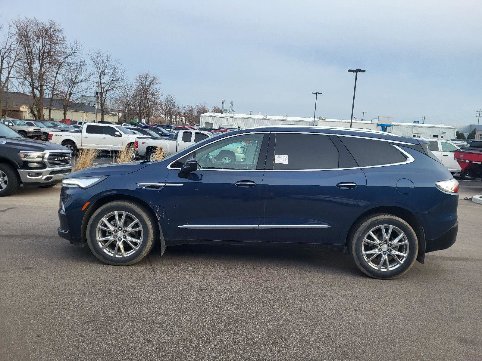 Used 2022 Buick Enclave Premium w/ Experience Buick Package image 6