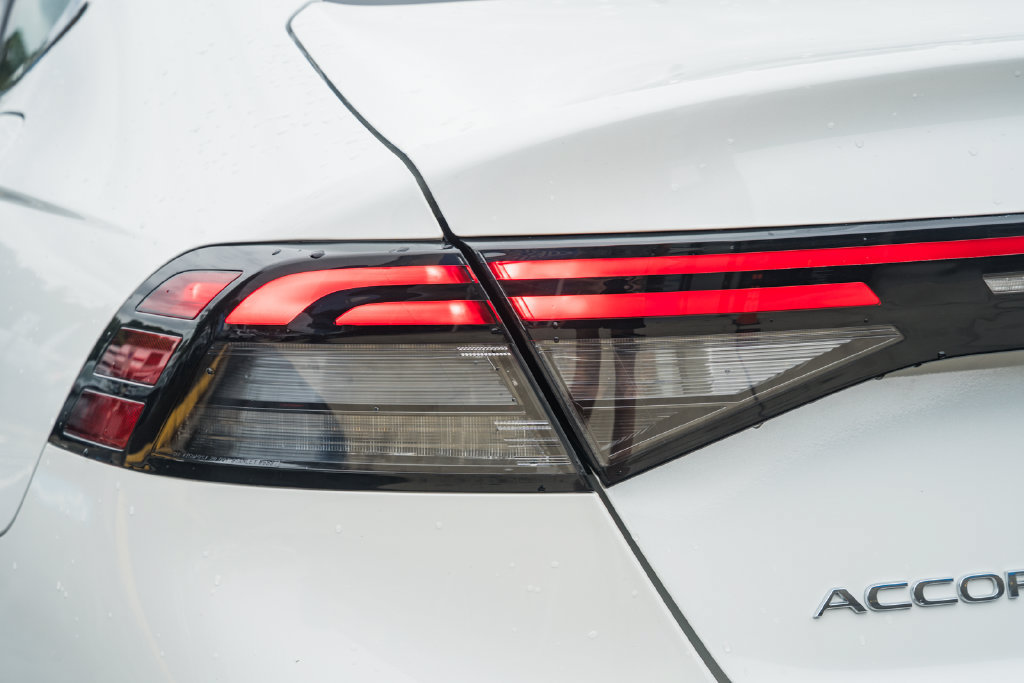 Used 2024 Honda Accord Touring image 7