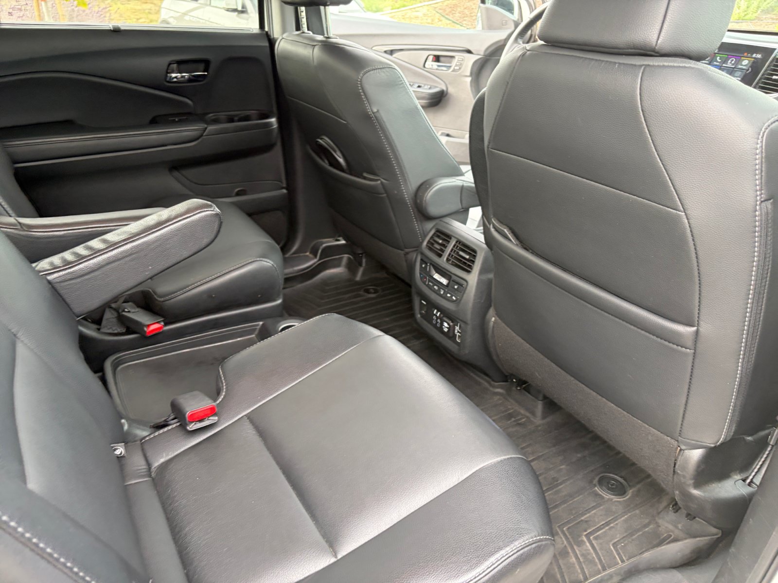 Used 2021 Honda Pilot Touring image 18