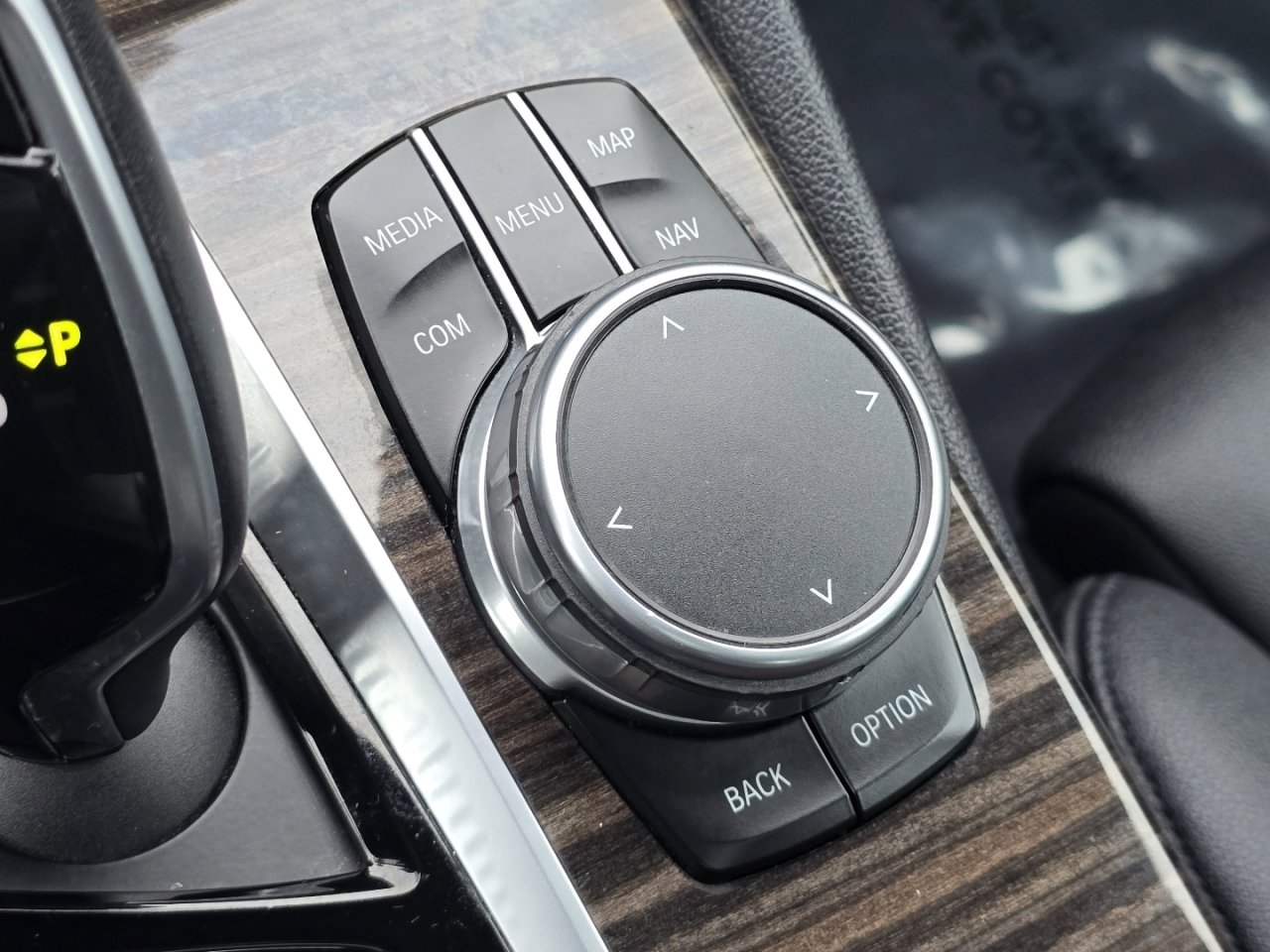 Used 2018 BMW 530i xDrive w/ Premium Package image 9