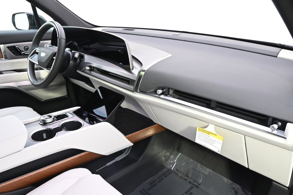 New 2026 Cadillac Vistiq Sport w/ LPO, Floor Liner Package image 15