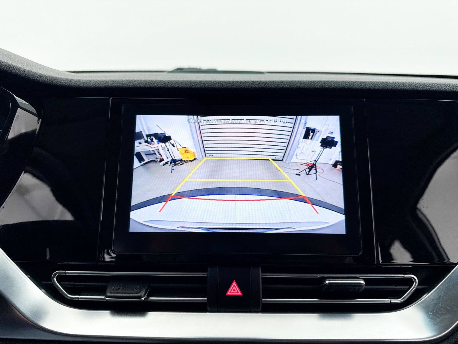 Used 2020 Kia Niro EX FWD image 21