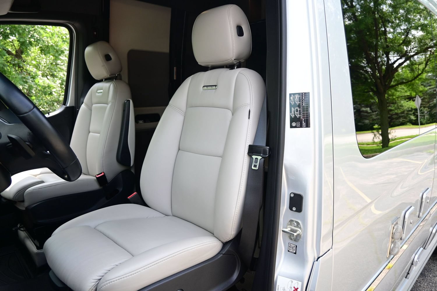 Used 2020 Mercedes-Benz Sprinter 3500 image 21