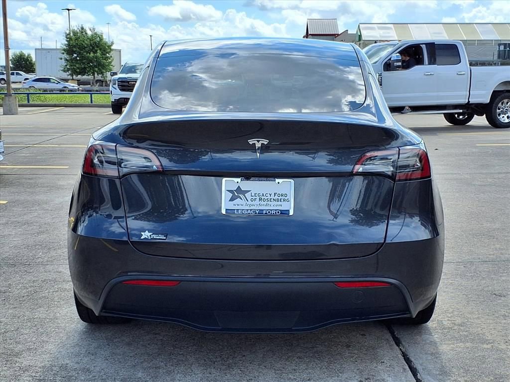 Used 2025 Tesla Model Y Long Range RWD image 5