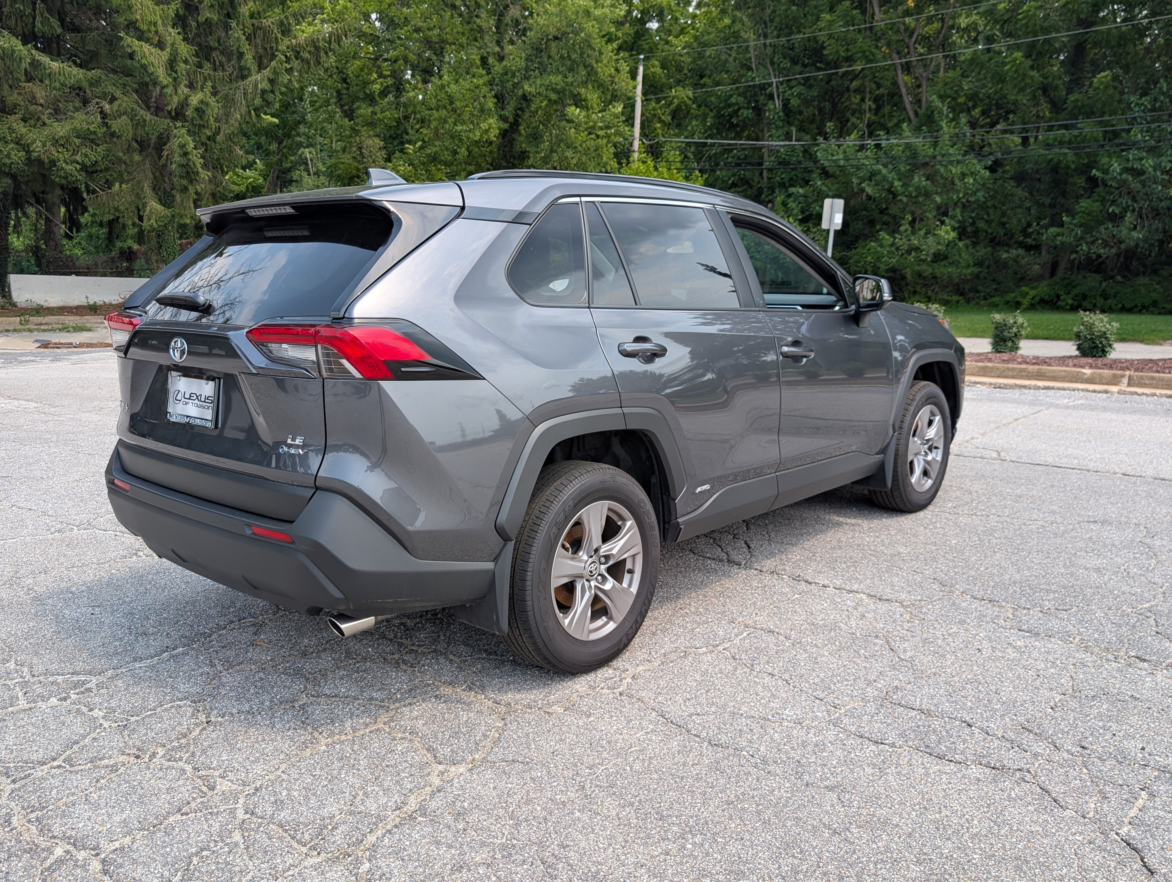 Used 2025 Toyota RAV4 LE AWD/4WD image 3