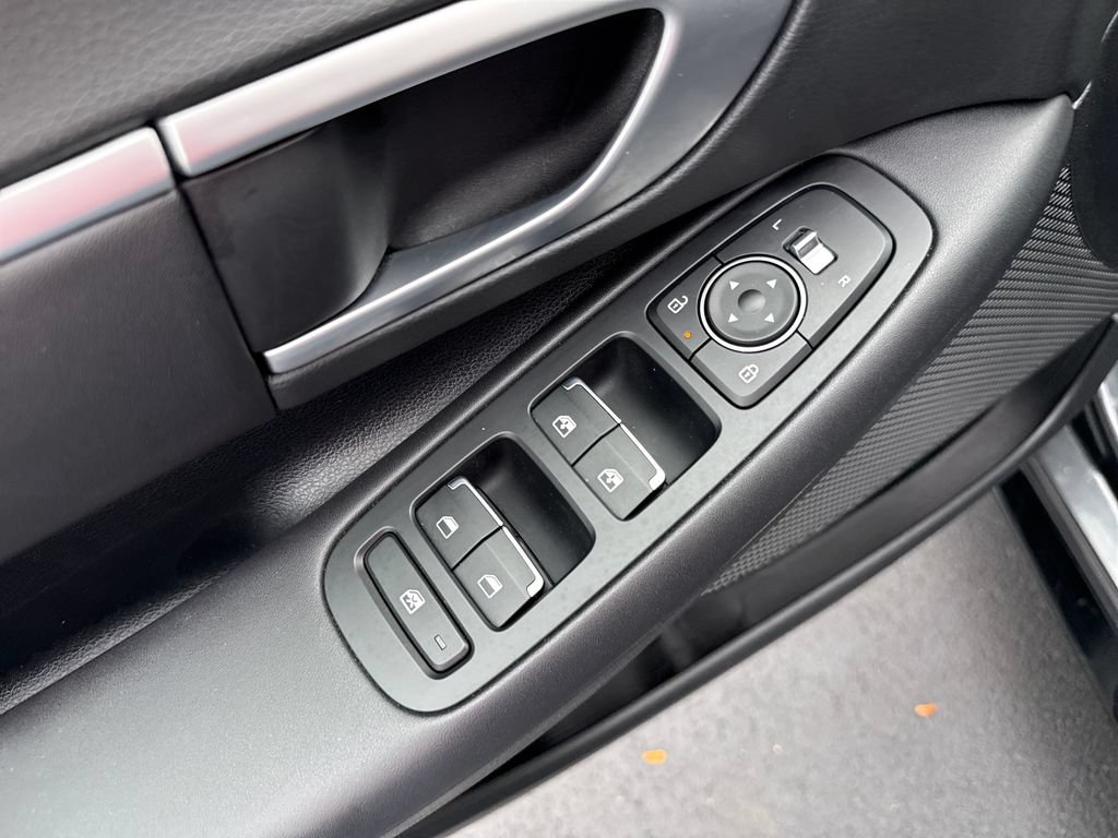 Used 2025 Hyundai Sonata SEL FWD image 10