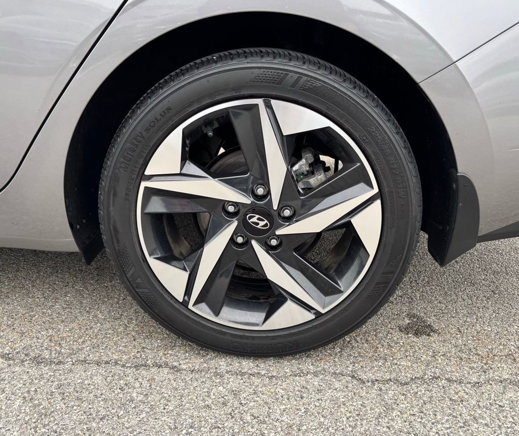 Used 2023 Hyundai Elantra SEL w/ Convenience Package FWD image 29