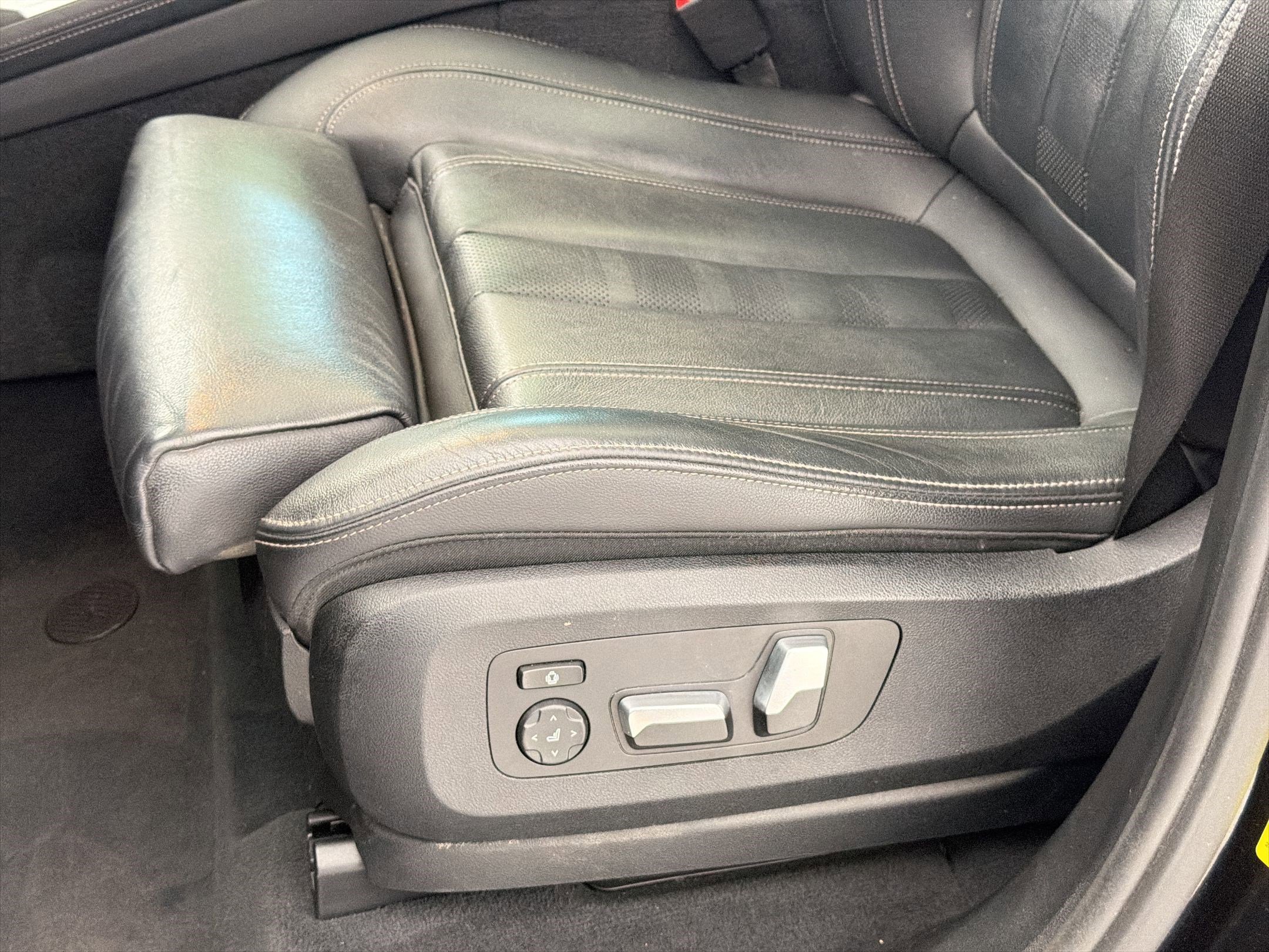 Used 2019 BMW X7 xDrive40i w/ Premium Package AWD/4WD image 14